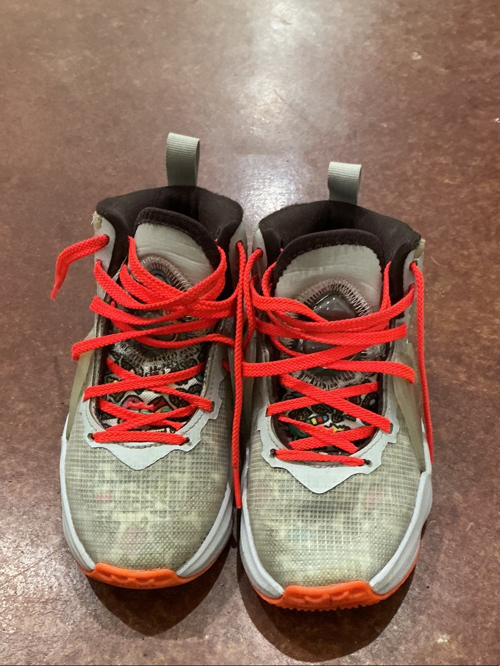 Nike Kids Sneakers in Light Gray with Bright Orange Laces